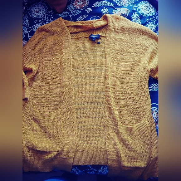 Express open sweater 🎄 - Picture 3 of 3